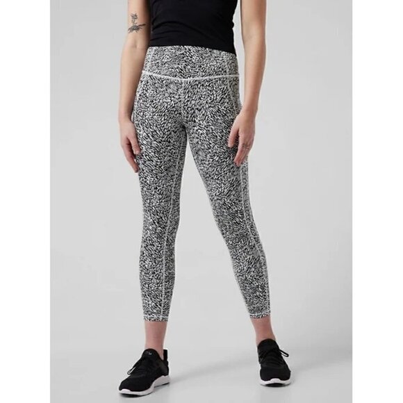 Athleta Ultimate Stash II Textured 7/8 Tight Black & White Printed Small - Picture 2 of 8